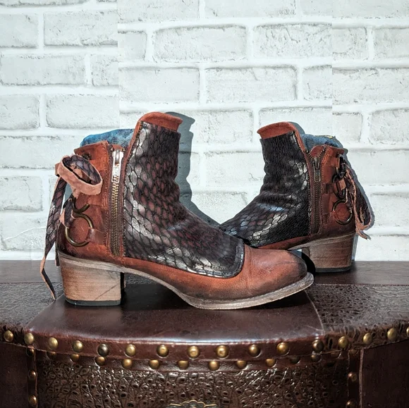 FreeBird CHERI Rust Multi Booties size 10